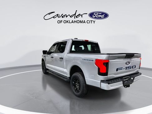 Used 2025 Ford F150 Lightning XLT AWD/4WD image 6