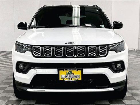 Used 2025 Jeep Compass Limited image 4