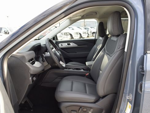 New 2026 Ford Explorer Active w/ Active Comfort Package image 18