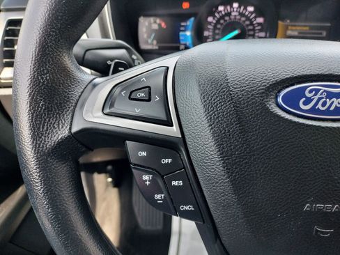 Used 2018 Ford Fusion SE w/ Fusion SE Technology Package image 43