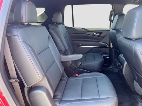 Used 2024 Chevrolet Traverse Z71 w/ Enhanced Driving Package AWD/4WD image 28