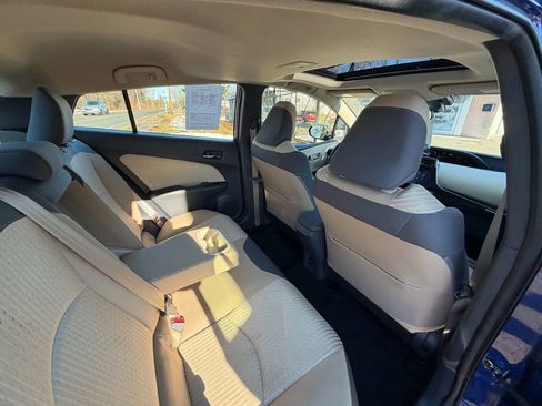 Used 2016 Toyota Prius Two image 15