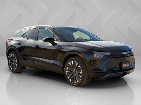 New 2026 Chevrolet Blazer EV LT image 3