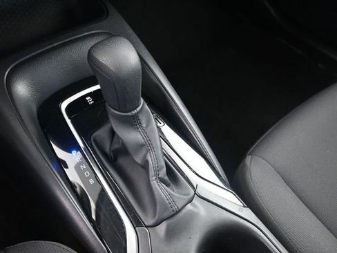 Used 2025 Toyota Corolla LE image 22