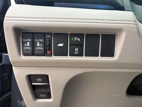 Certified 2026 Honda Odyssey Elite image 13