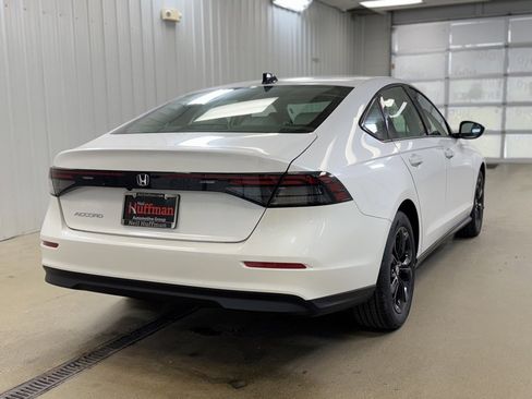 New 2025 Honda Accord SE image 5