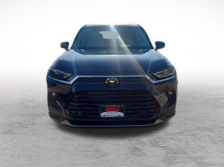 Used 2024 Toyota Grand Highlander Limited video 2