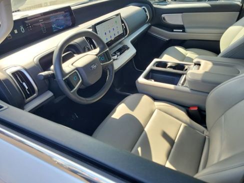Certified 2025 Ford Expedition Active RWD image 3
