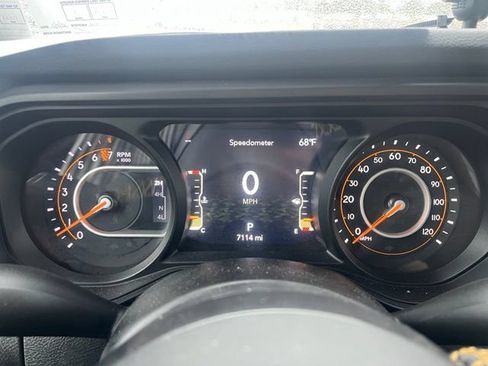 Used 2024 Jeep Gladiator Sport AWD/4WD image 13