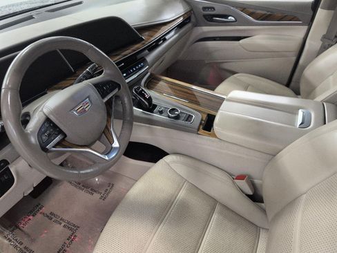 Certified 2022 Cadillac Escalade ESV Premium Luxury Platinum w/ LPO, Radiant Package AWD/4WD image 9