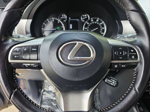 Used 2022 Lexus GX 460 w/ Accessory Package AWD/4WD image 12