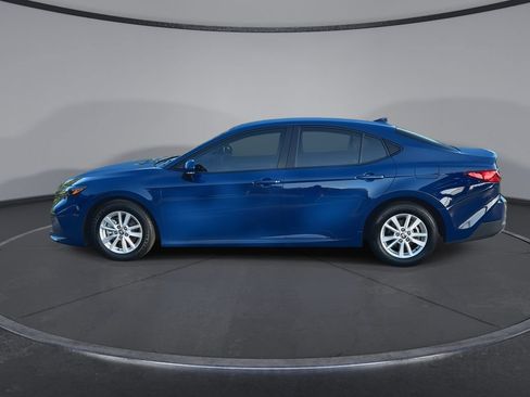 Used 2025 Toyota Camry LE FWD image 5