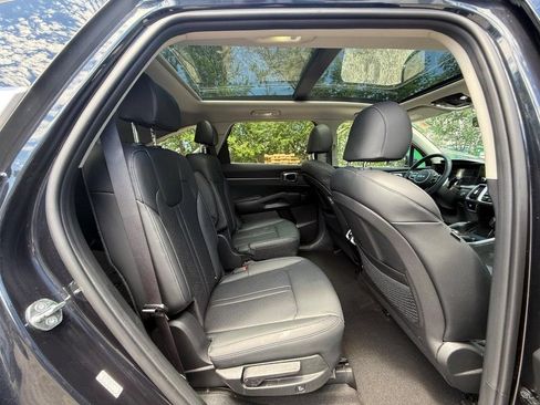Used 2023 Kia Sorento EX w/ Panoramic Sunroof Package AWD/4WD image 14