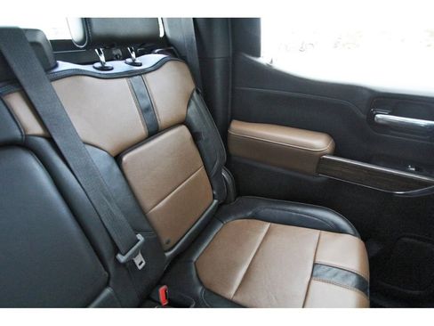 Used 2020 Chevrolet Silverado 1500 High Country w/ Technology Package image 12