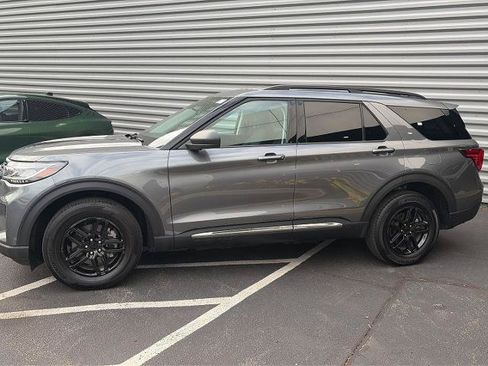 Certified 2025 Ford Explorer Active AWD/4WD image 2