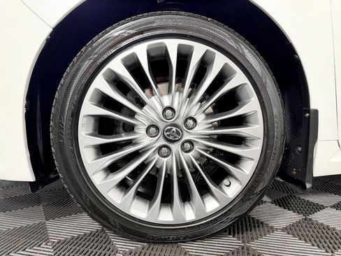 Used 2016 Toyota Avalon Limited FWD image 23