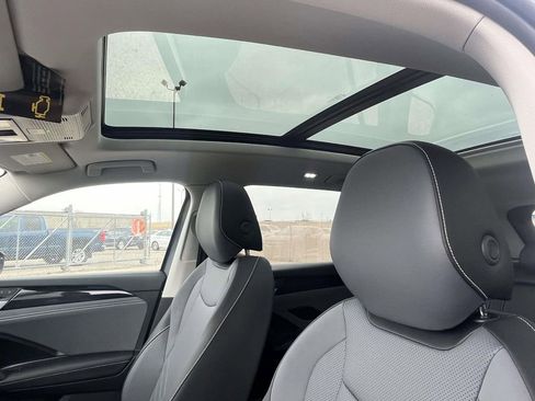 New 2026 Volkswagen Tiguan SE AWD/4WD image 15