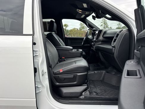 Used 2025 RAM 3500 Tradesman w/ Chrome Appearance Group image 32