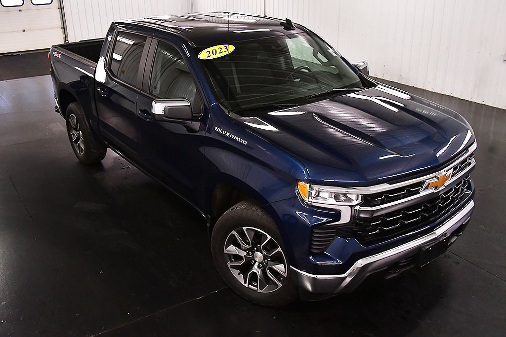 Used 2023 Chevrolet Silverado 1500 LT AWD/4WD image 15