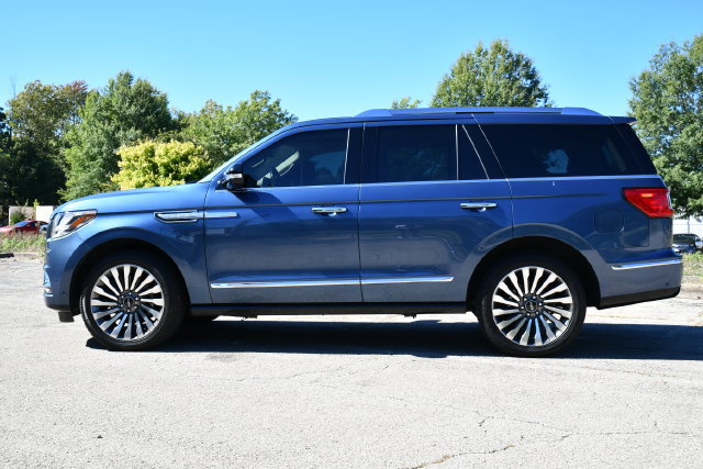 Used 2019 Lincoln Navigator Reserve AWD/4WD image 4