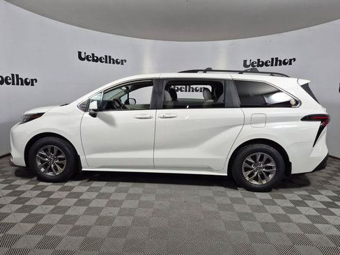 Certified 2023 Toyota Sienna LE FWD image 4