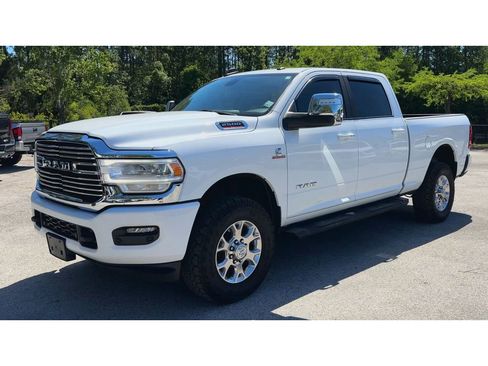 Used 2024 RAM 2500 Laramie AWD/4WD image 4
