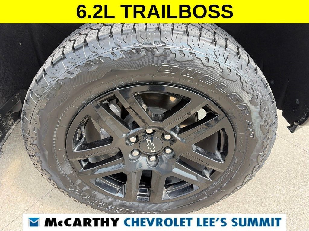 Used 2023 Chevrolet Silverado 1500 LT Trail Boss w/ Convenience Package II AWD/4WD image 17