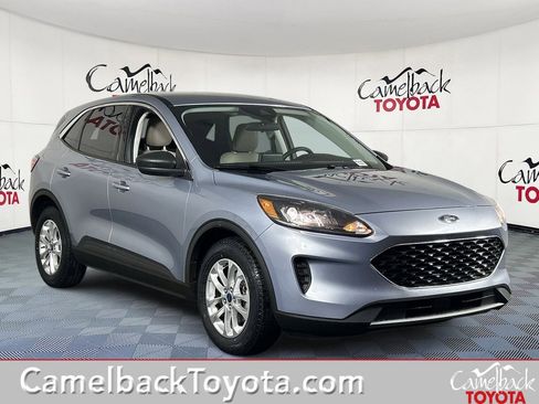 Used 2022 Ford Escape SE image 1