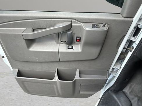 Used 2022 Chevrolet Express 2500 Extended w/ Driver Convenience Package RWD image 18