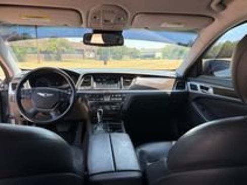 Used 2015 Hyundai Genesis 3.8 RWD image 12