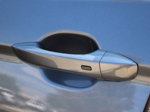 Used 2022 Volkswagen Tiguan SE R-Line image 16