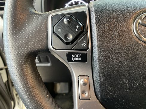 Used 2021 Toyota 4Runner SR5 AWD/4WD image 20