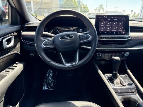 Used 2024 Jeep Compass Trailhawk AWD/4WD image 13