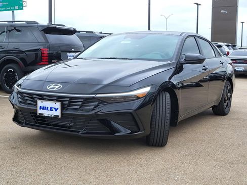 New 2026 Hyundai Elantra Sport image 2