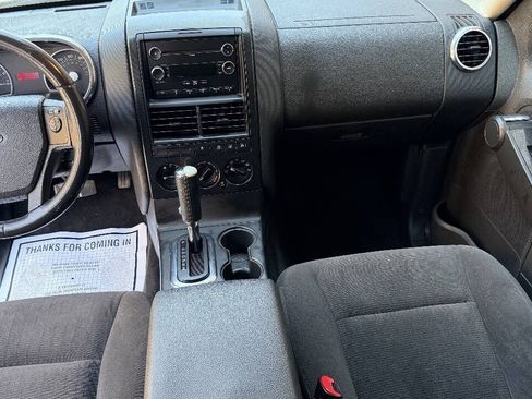 Used 2010 Ford Explorer XLT AWD/4WD image 15