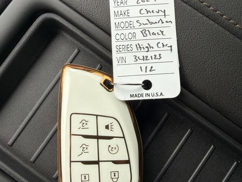 Used 2024 Chevrolet Suburban High Country AWD/4WD image 30