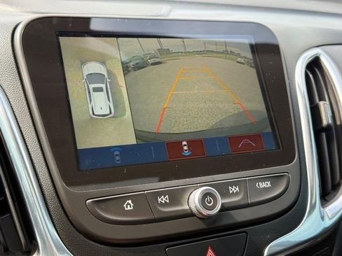 Used 2018 Chevrolet Equinox Premier FWD image 19