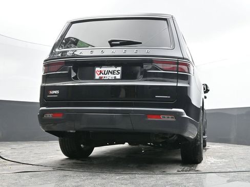 Used 2022 Jeep Wagoneer Series II image 50