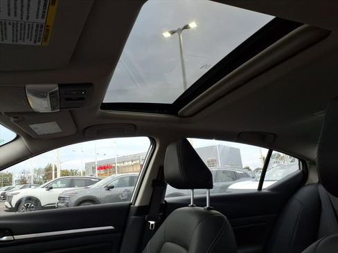 New 2025 Nissan Altima 2.5 SL image 13