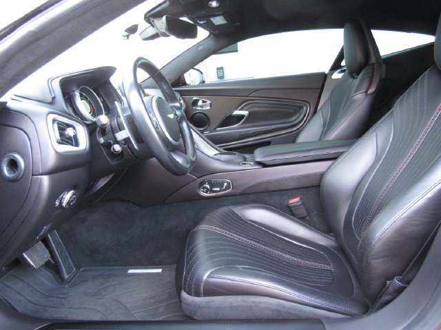 Used 2017 Aston Martin DB11 V12 RWD image 13