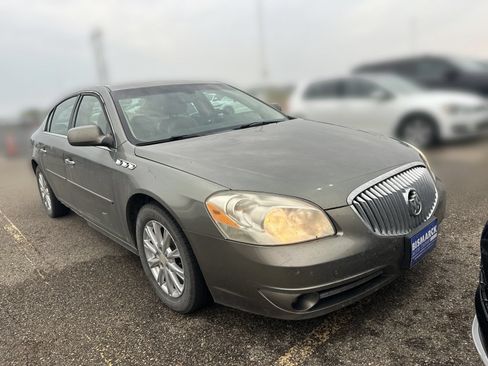 Used 2011 Buick Lucerne CXL w/ Driver Confidence Package FWD image 2