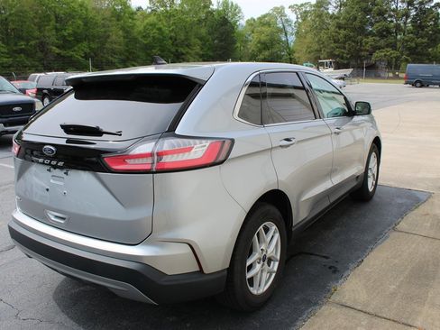 Used 2021 Ford Edge SEL image 3
