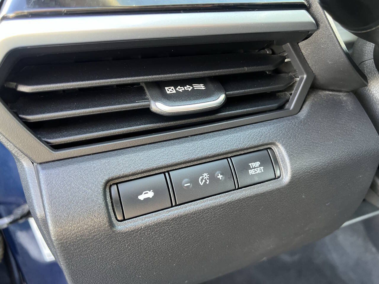 Used 2023 Nissan Altima 2.5 SR w/ SR Premium Package FWD image 30