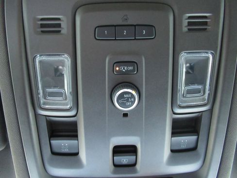 Used 2023 Chevrolet Tahoe LT RWD image 30