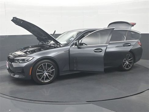 Used 2020 BMW 330i Sedan w/ Convenience Package image 38