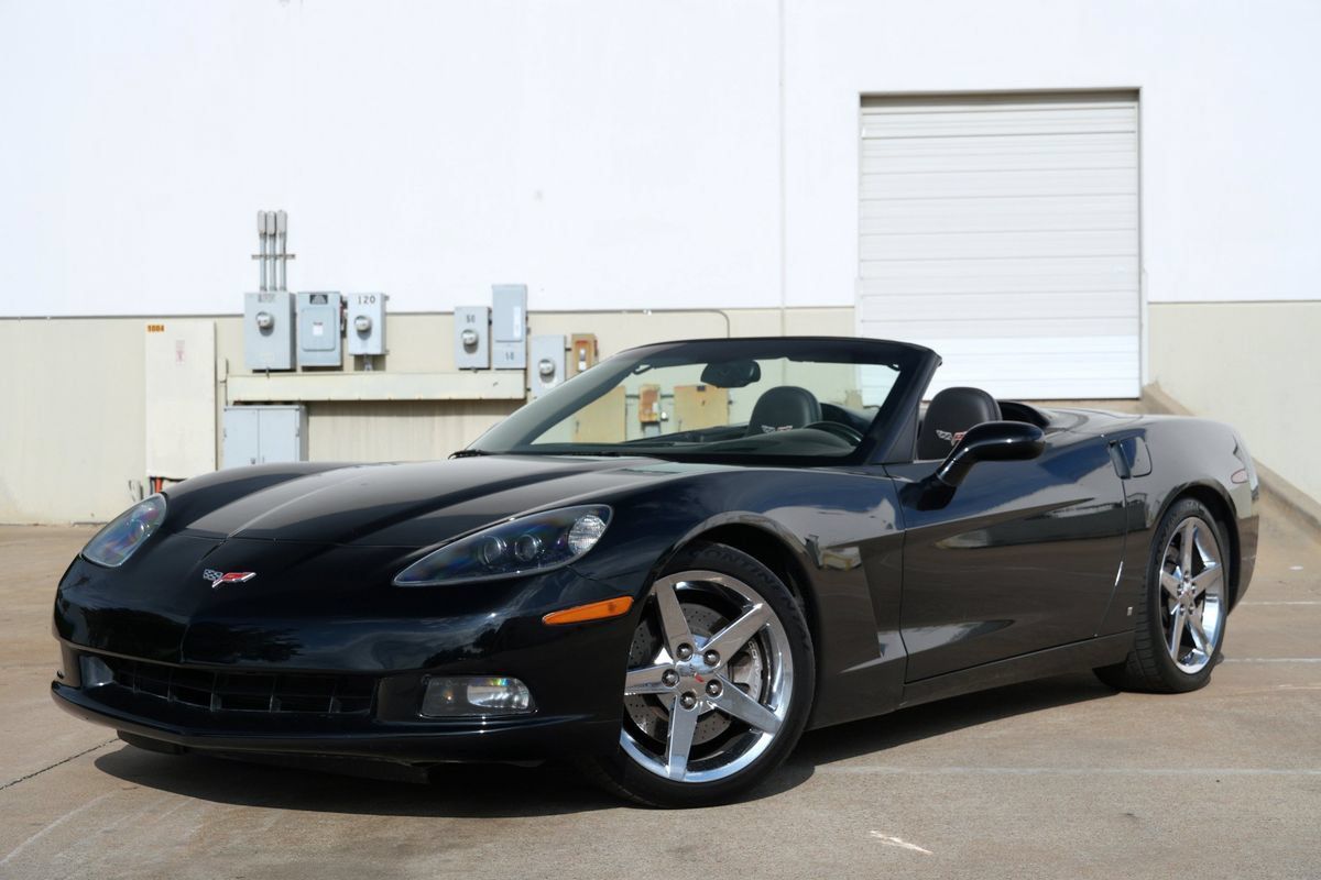 Used 2007 Chevrolet Corvette Convertible w/ Preferred Equipment Group RWD image 2