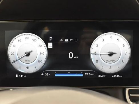 Used 2025 Hyundai Elantra Limited image 28