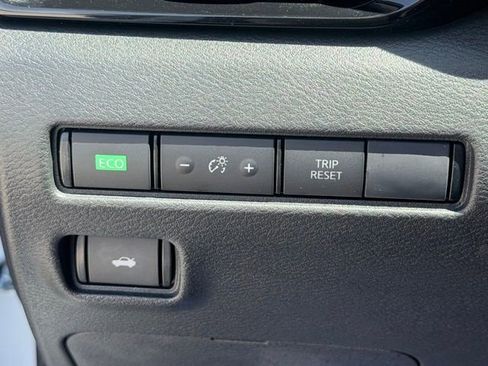 Certified 2023 Nissan Sentra SR FWD image 20