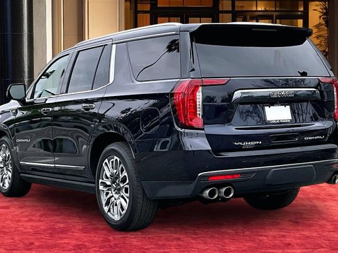 Used 2024 GMC Yukon Denali Ultimate AWD/4WD image 4