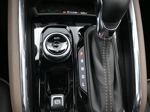 New 2026 GMC Canyon Denali image 18